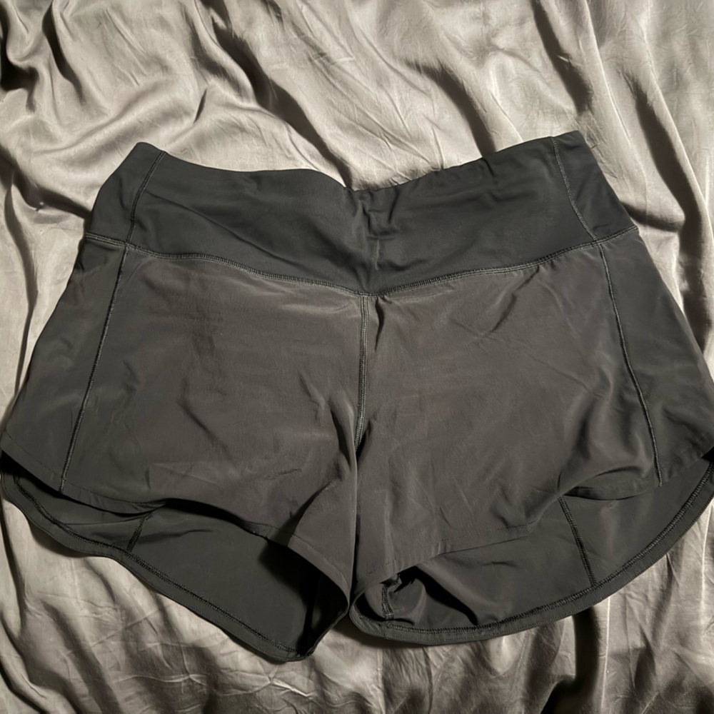 Lululemon Black Speed up shorts 4”